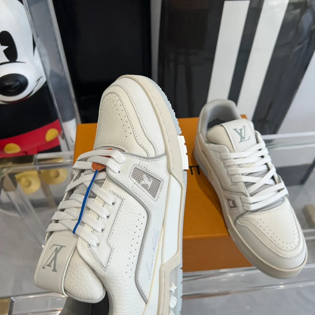 👟👟Ex-factory price 840👟👟 Women's shoes factory Couple model 👫LV Trainer series basketball sneakers🌟 Original molded TPU outsole The texture is the same as the original ⚠️Original development Top version All details are consistent with the original ⚠️ Size: 35-45